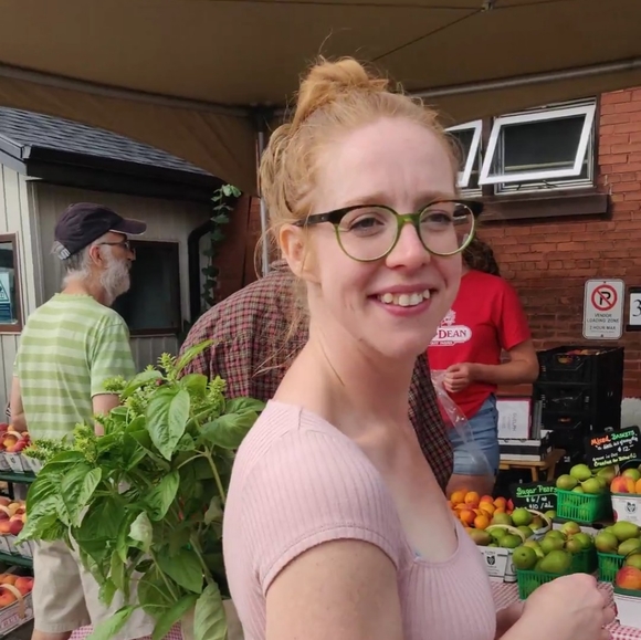 Meet your Posher, Renee - Picture 2 of 2